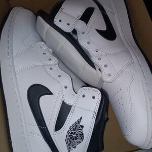 Men's Jordan 1s